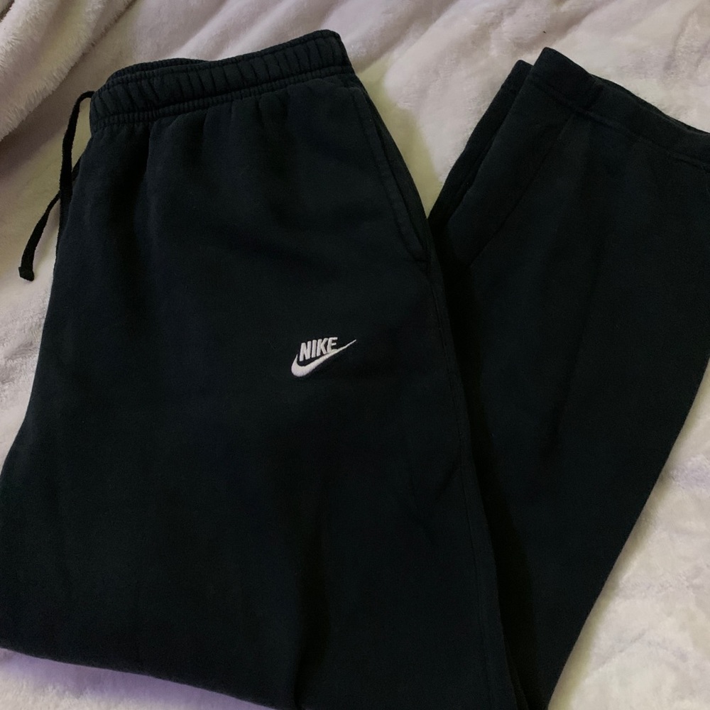 BRAND NEW NIKE SWEATPANTS
